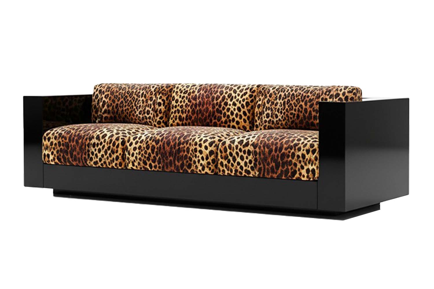 Revolución Sofa Leopard Velvet Black Lacquer