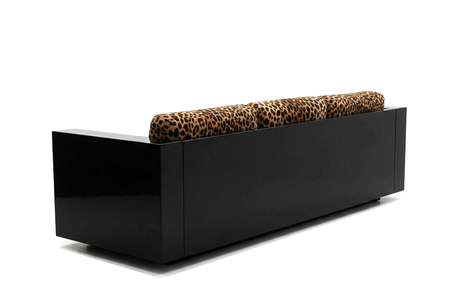 Revolución Sofa Leopard Black Lacquer